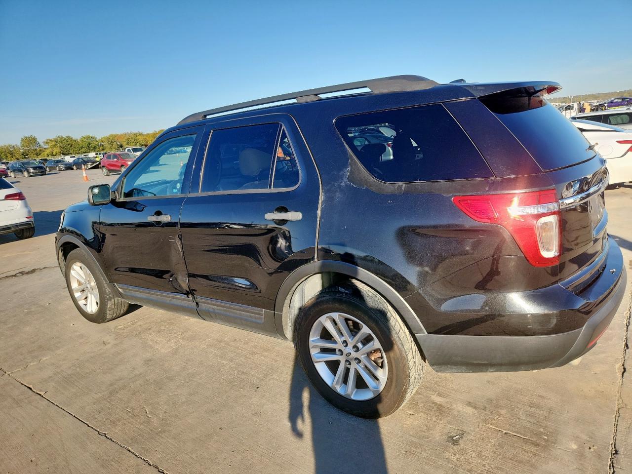Ford Explorer Image 11