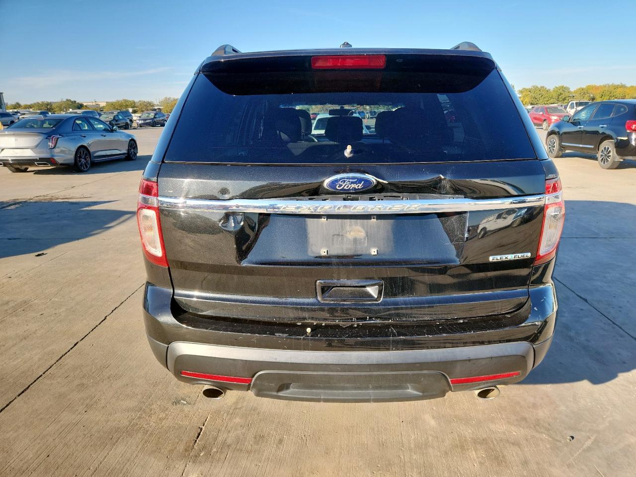 Ford Explorer Image 6