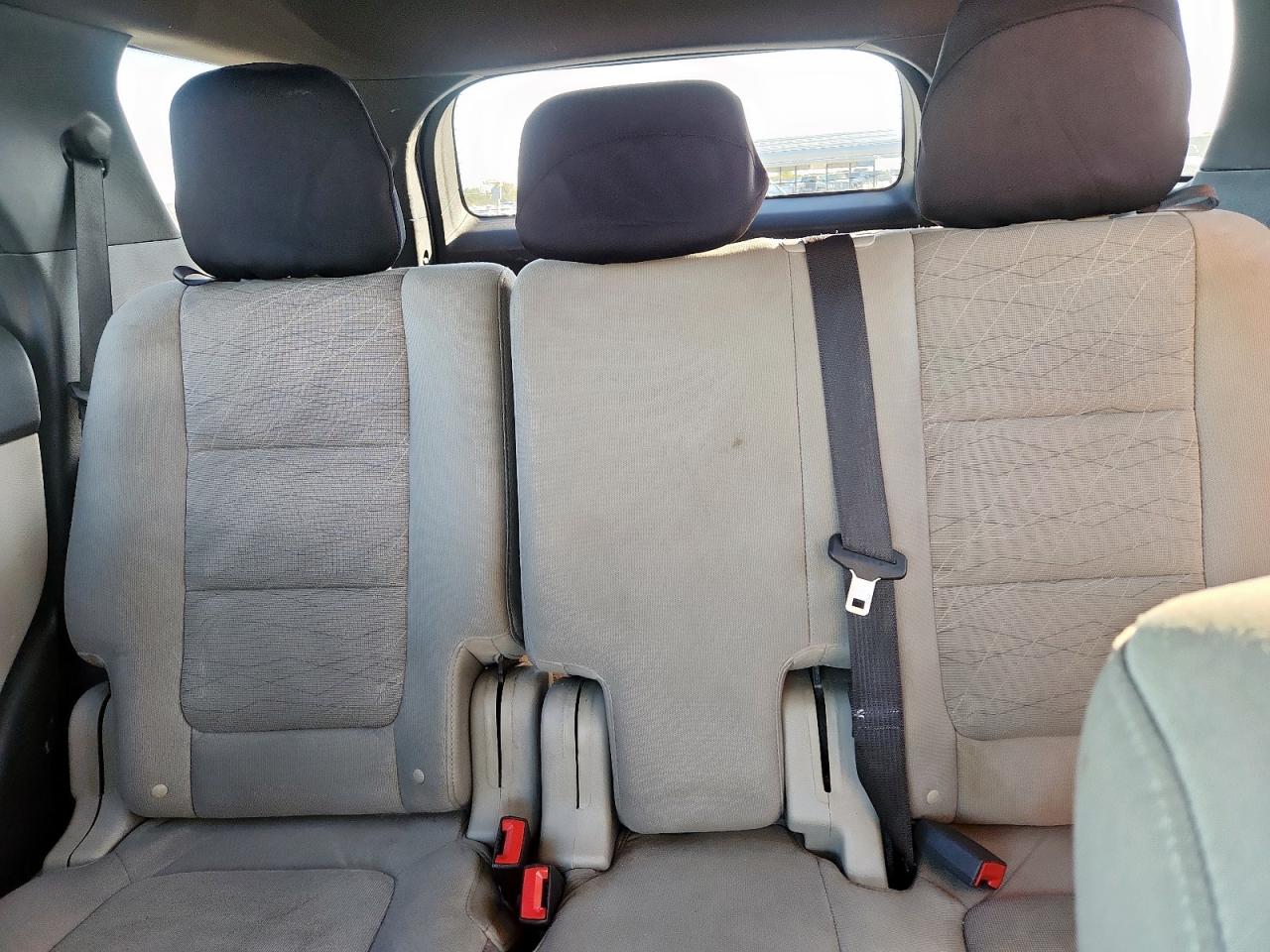 Ford Explorer Image 3