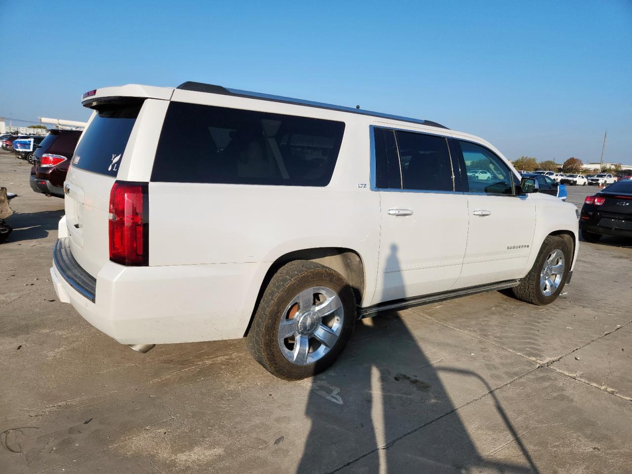 Chevrolet Suburban K1500 Ltz Image 7