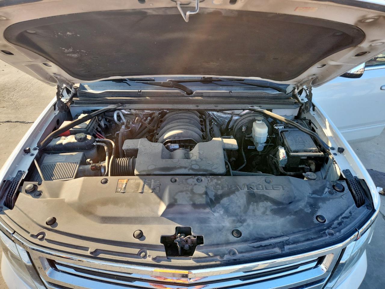 Chevrolet Suburban K1500 Ltz Image 12