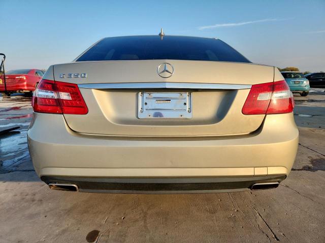 Mercedes-Benz E-Class 350 Image 10