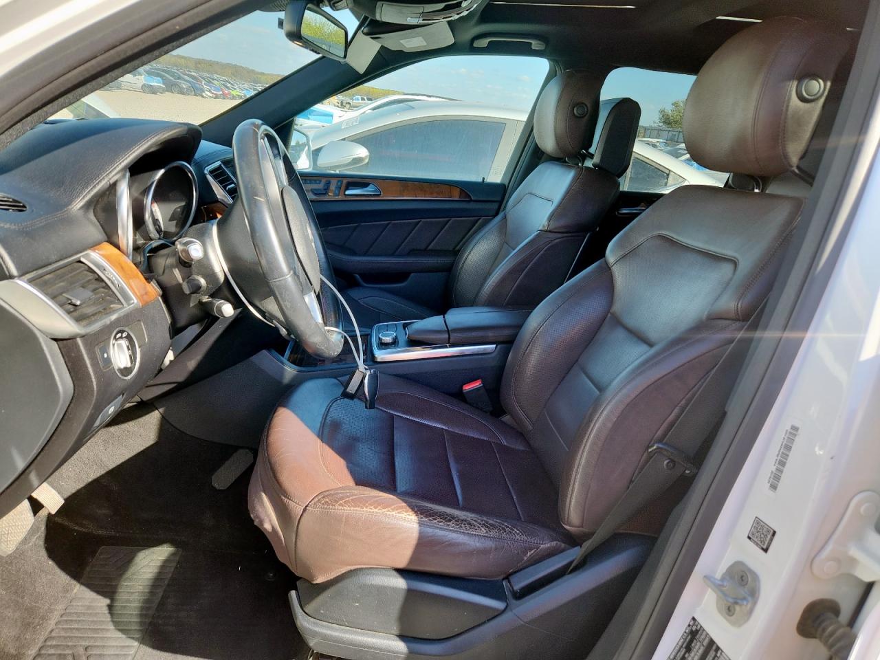 Mercedes-Benz G-Class 350 Bluetec Image 2