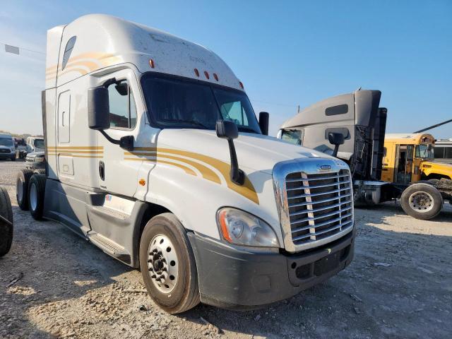  Salvage Freightliner Cascadia 1