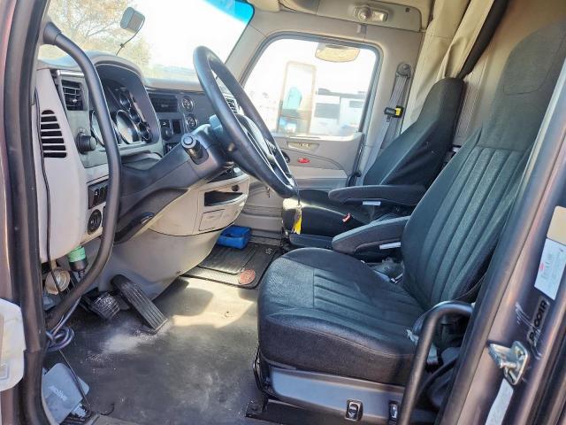 Peterbilt 579 Image 3