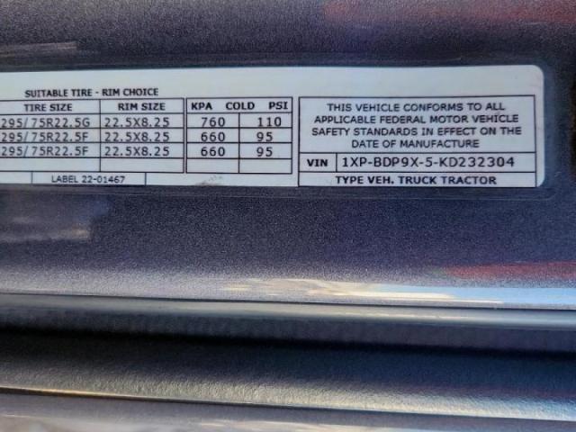 Peterbilt 579 Image 8