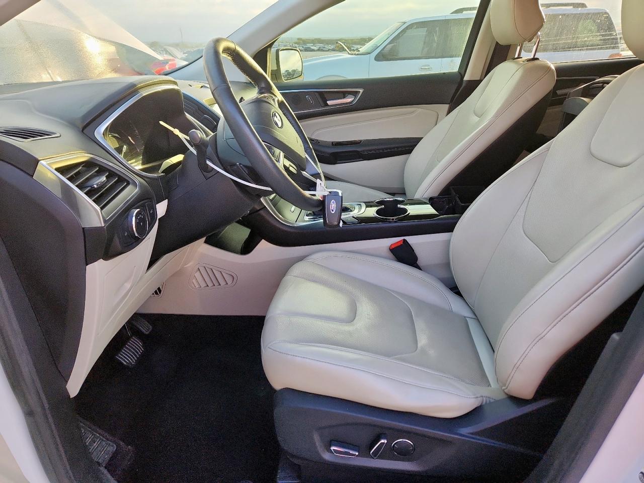 Ford Edge Titanium Image 6