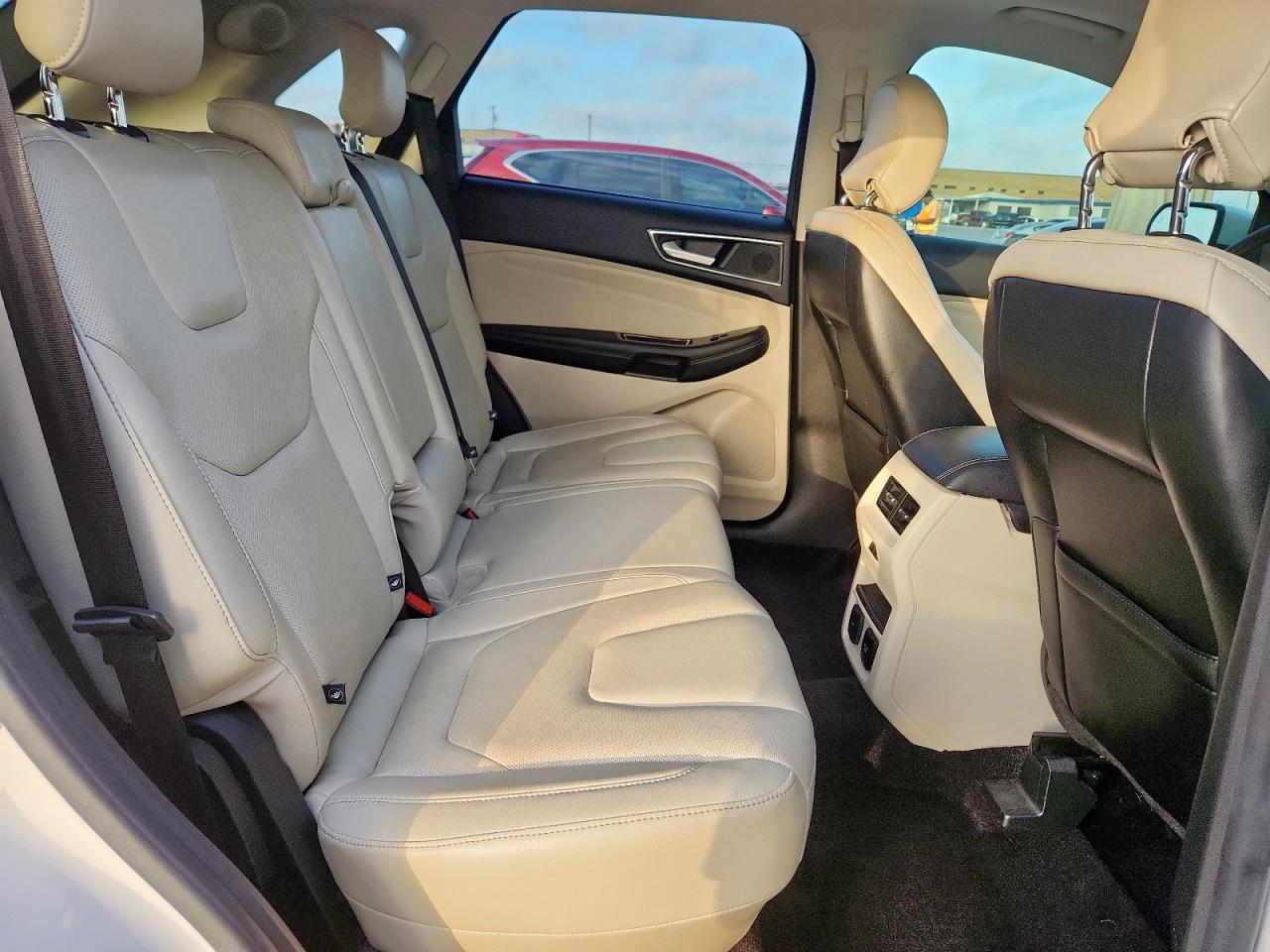 Ford Edge Titanium Image 5