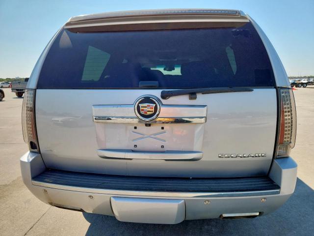 Cadillac Escalade Esv Premium Image 3