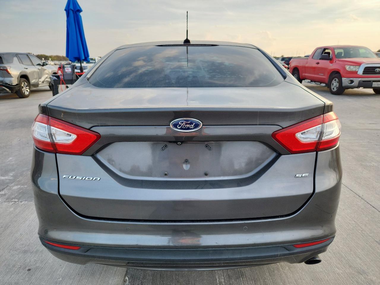 Ford Fusion Se Image 6