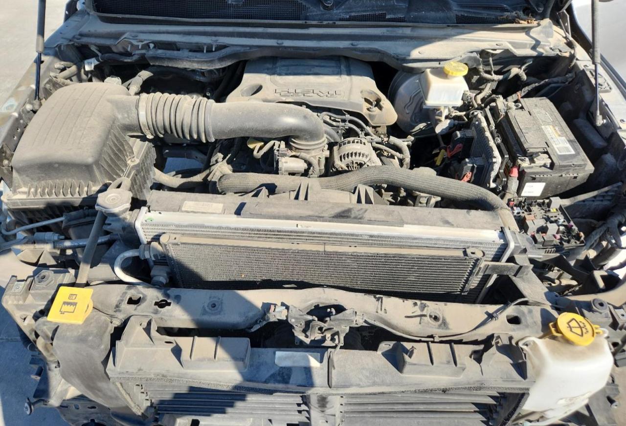 Ram 1500 Laramie Image 12