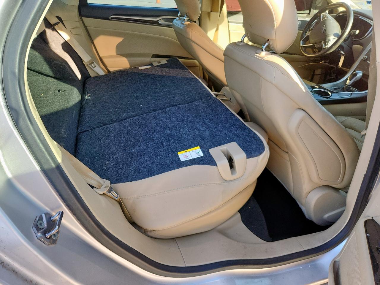 Ford Fusion Se Hybrid Image 10