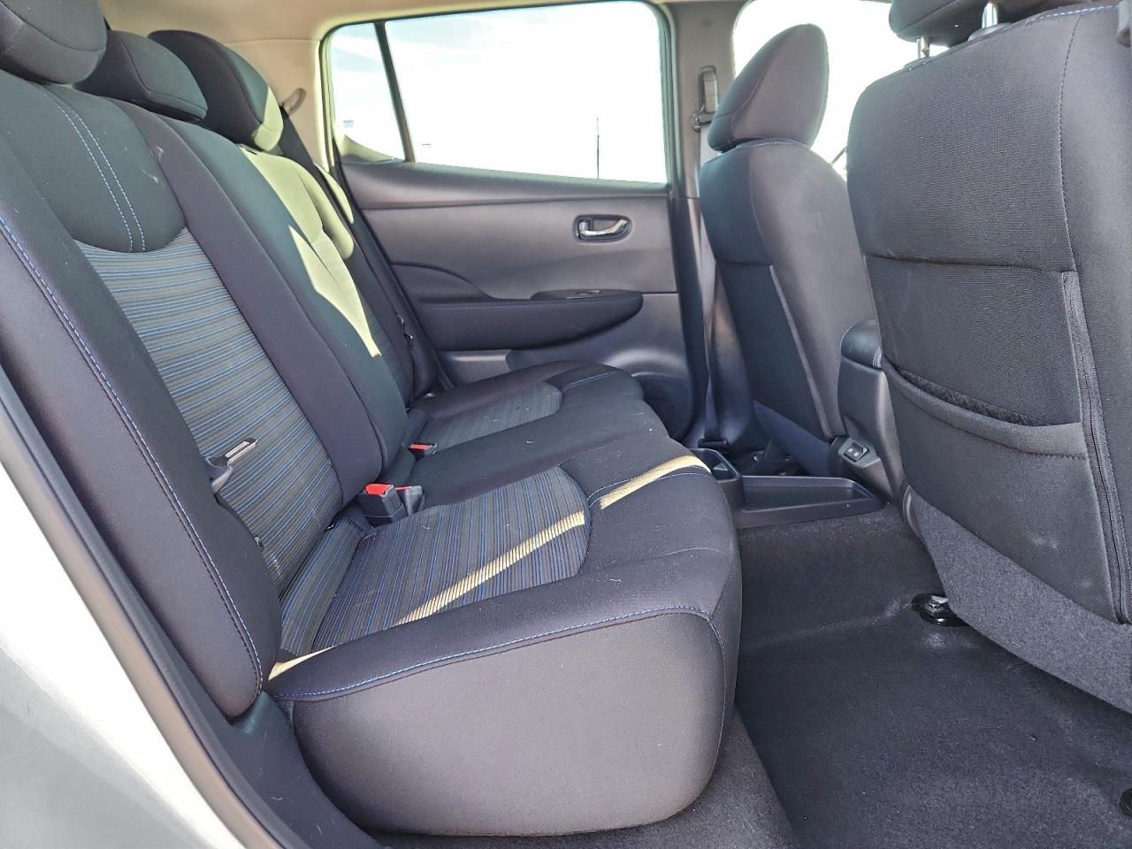 Nissan LEAF S Image 10