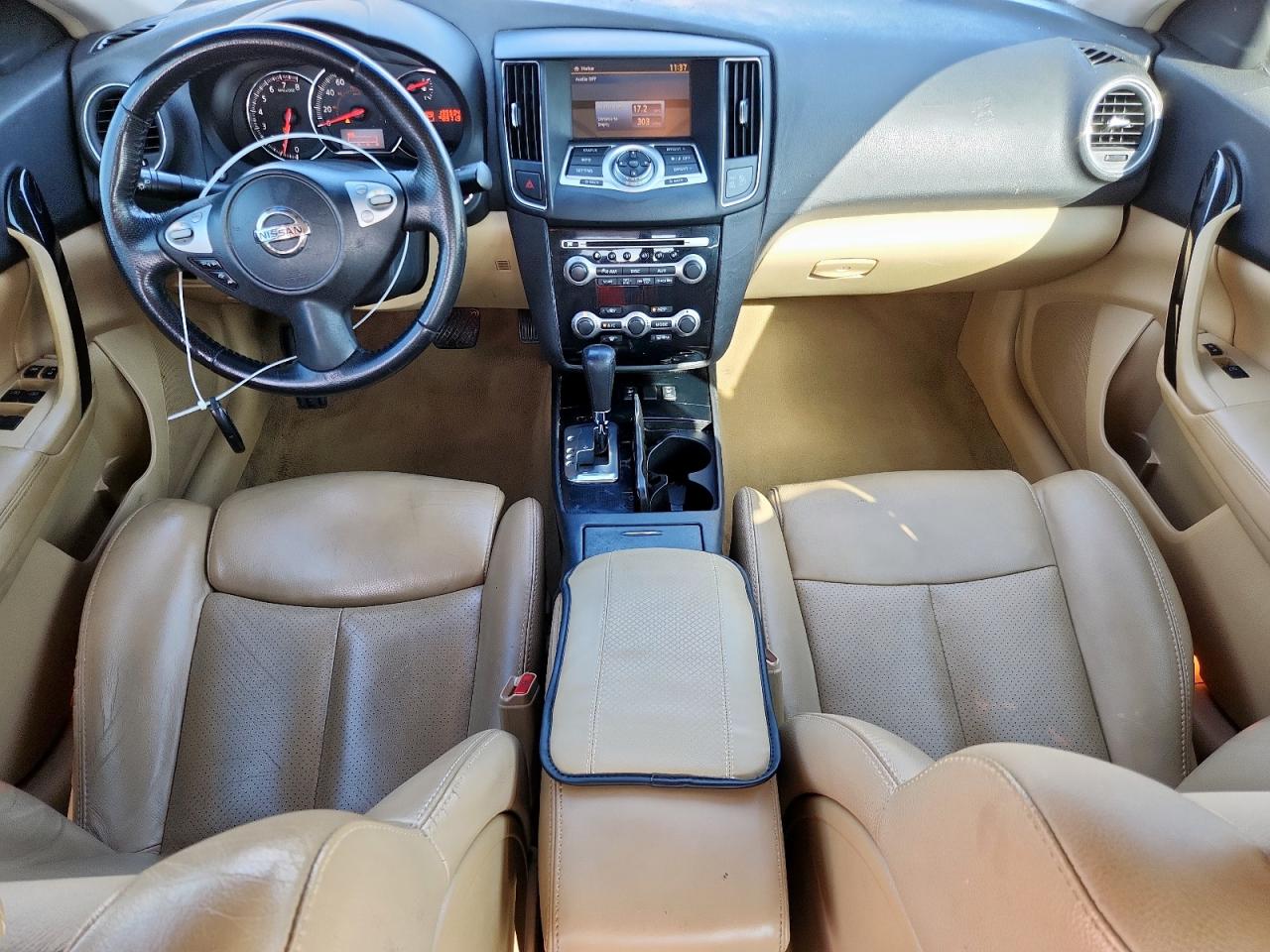 Nissan Maxima S Image 3