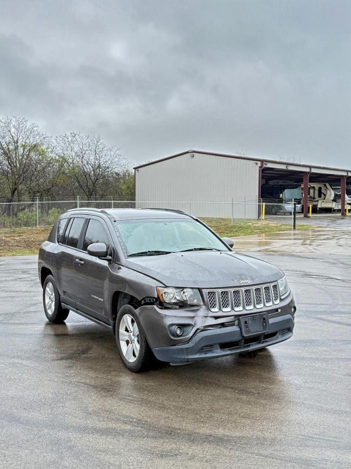 Jeep Compass Latitude Image 1