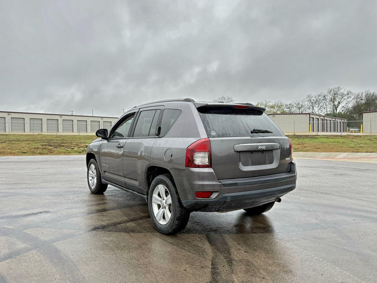 Jeep Compass Latitude Image 2
