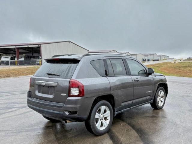 Jeep Compass Latitude Image 3