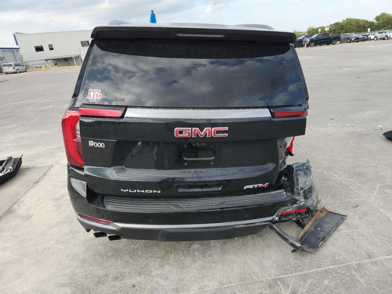 GMC Yukon At4 Image 8