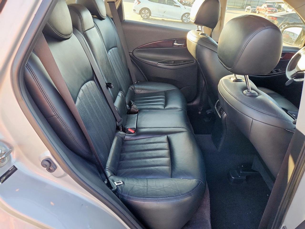 INFINITI Ex Base Image 9