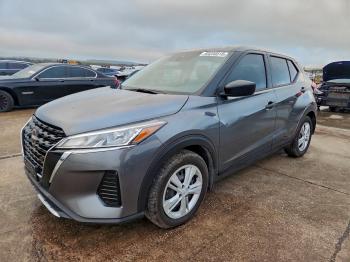  Salvage Nissan Kicks
