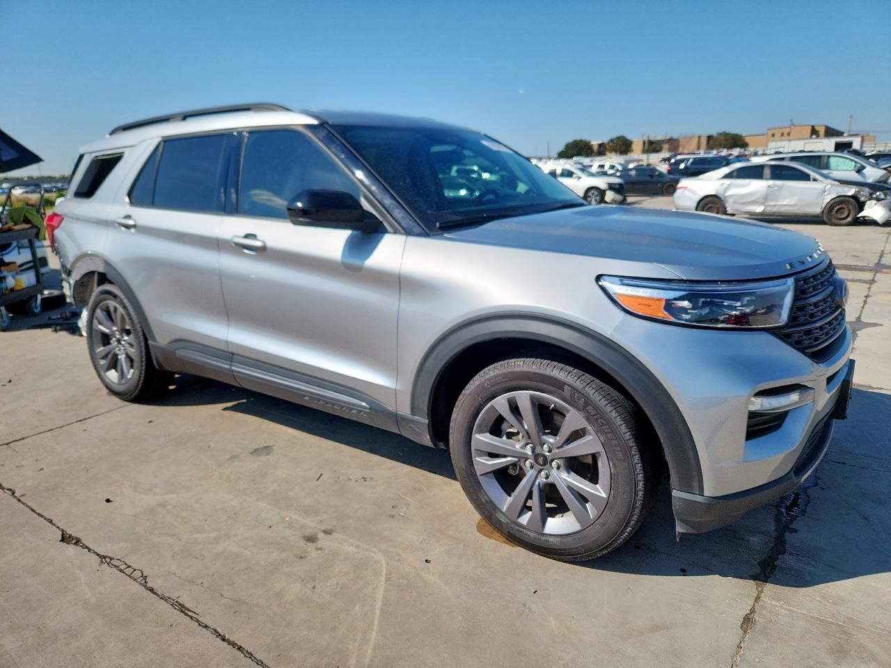Ford Explorer Xlt Image 3