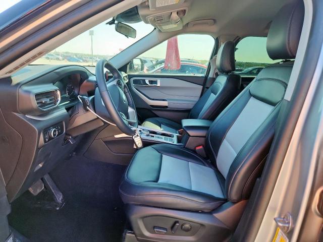 Ford Explorer Xlt Image 13