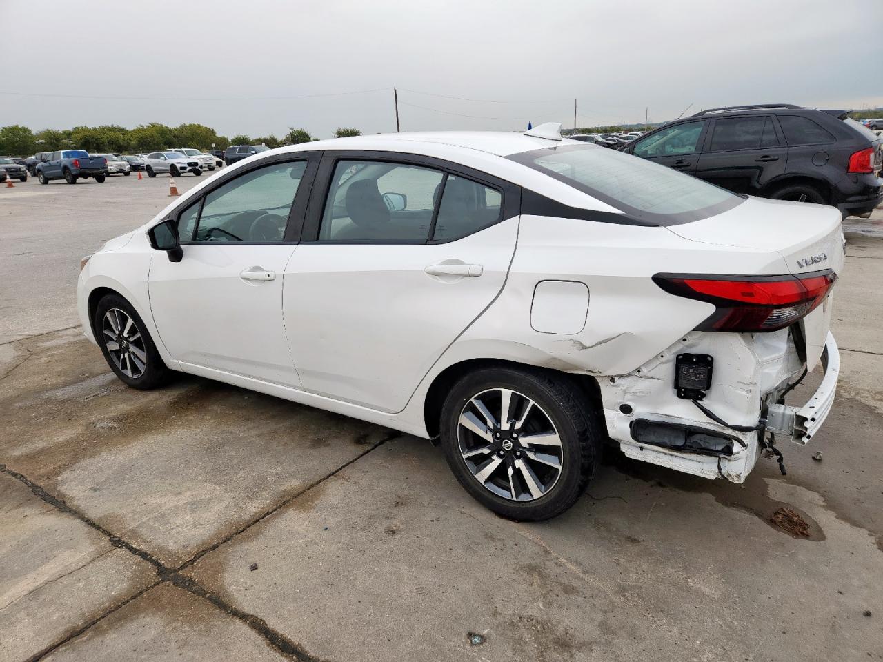 Nissan Versa Sv Image 10