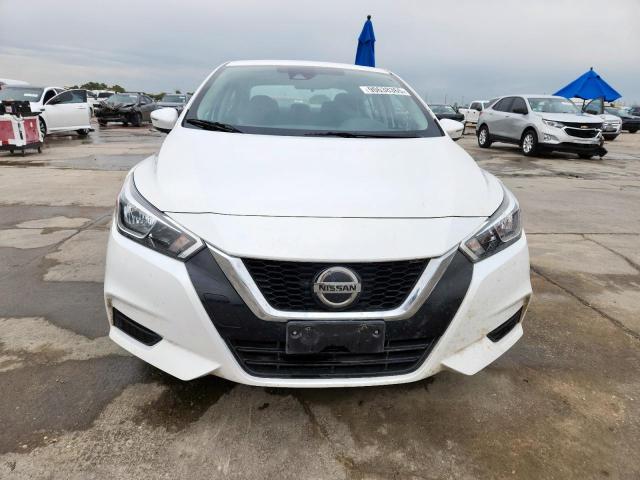 Nissan Versa Sv Image 3