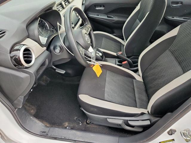 Nissan Versa Sv Image 7