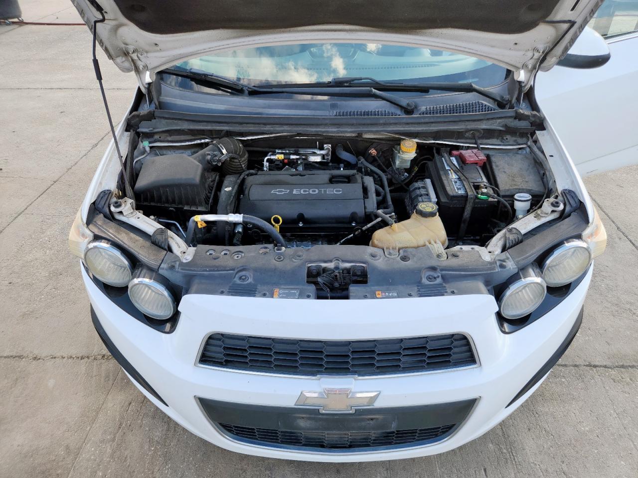 Chevrolet Sonic Lt Image 10