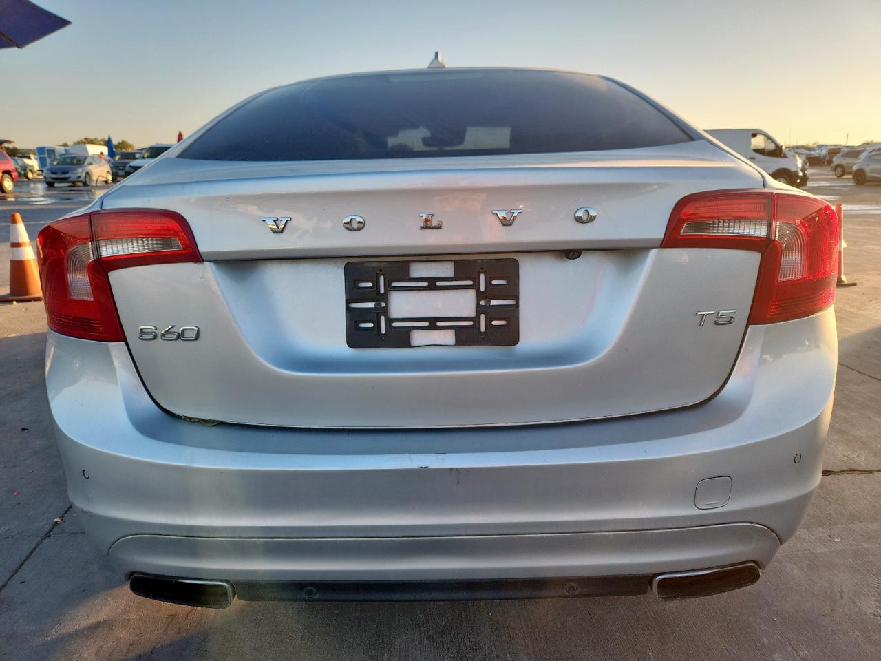 Volvo S60 Premier Image 3