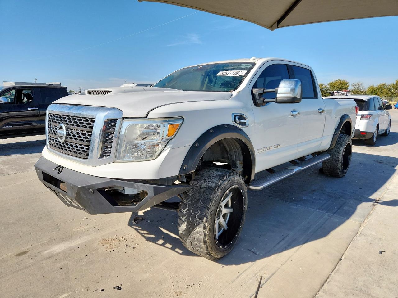 Nissan Titan Sl Image 1