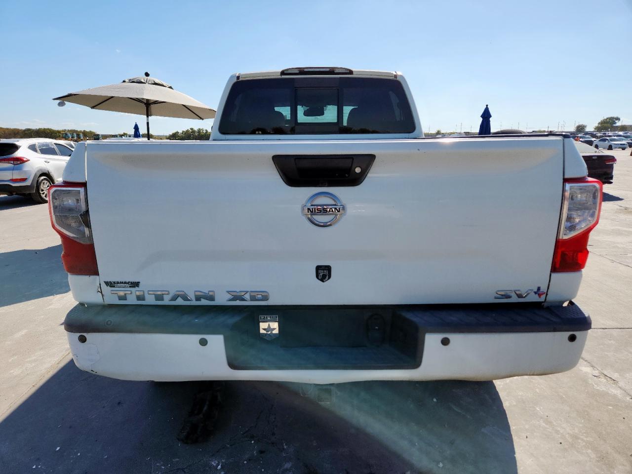 Nissan Titan Sl Image 6