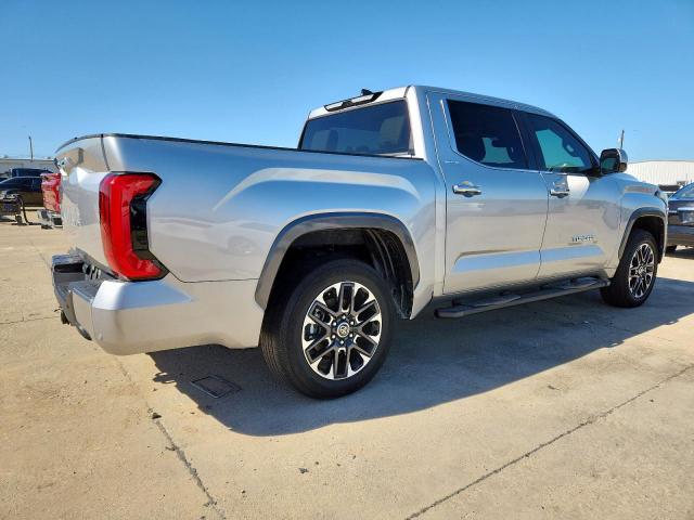 Toyota Tundra Crewmax Limited Image 11