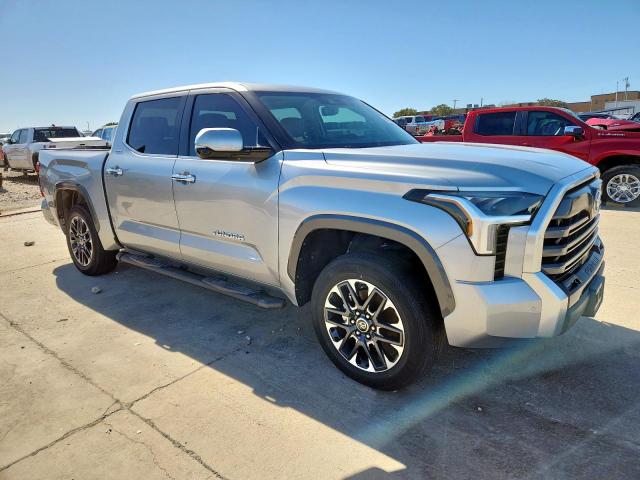 Toyota Tundra Crewmax Limited Image 3