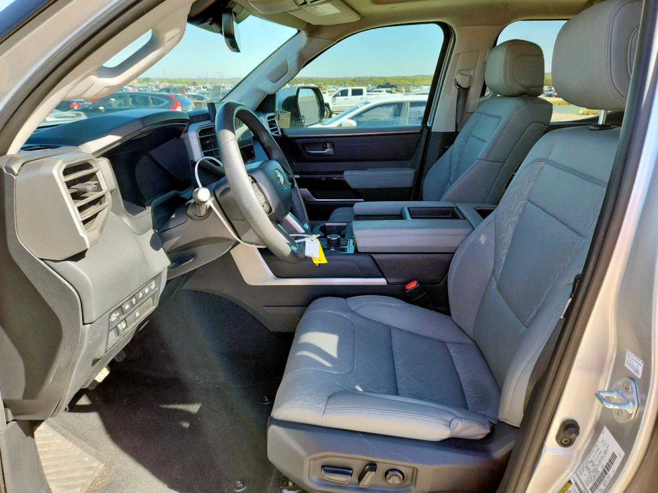 Toyota Tundra Crewmax Limited Image 12