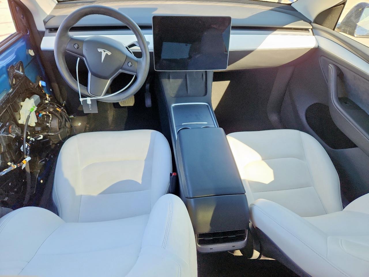 Tesla Model Y Image 10