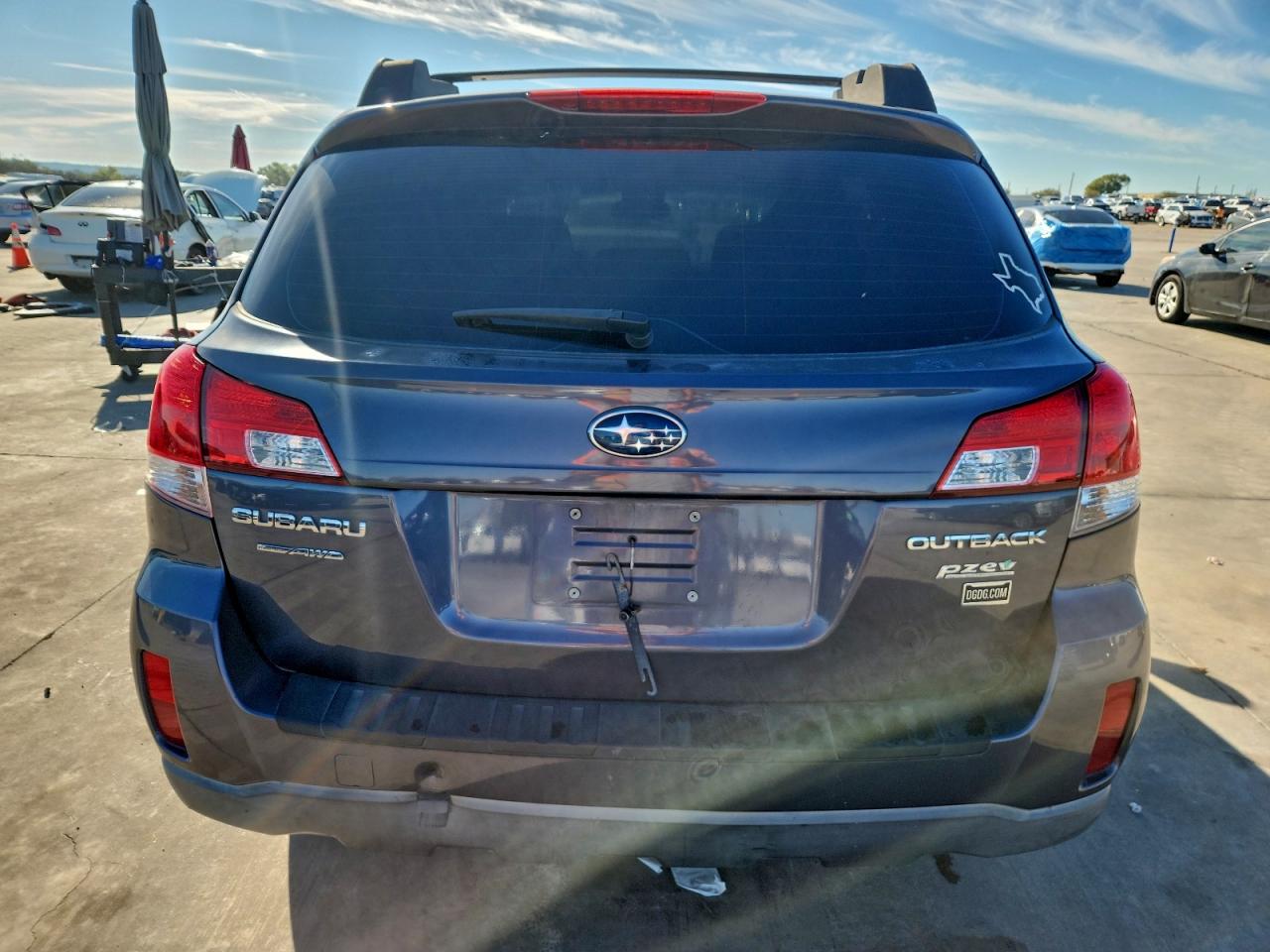 Subaru Outback 2.5i Image 6