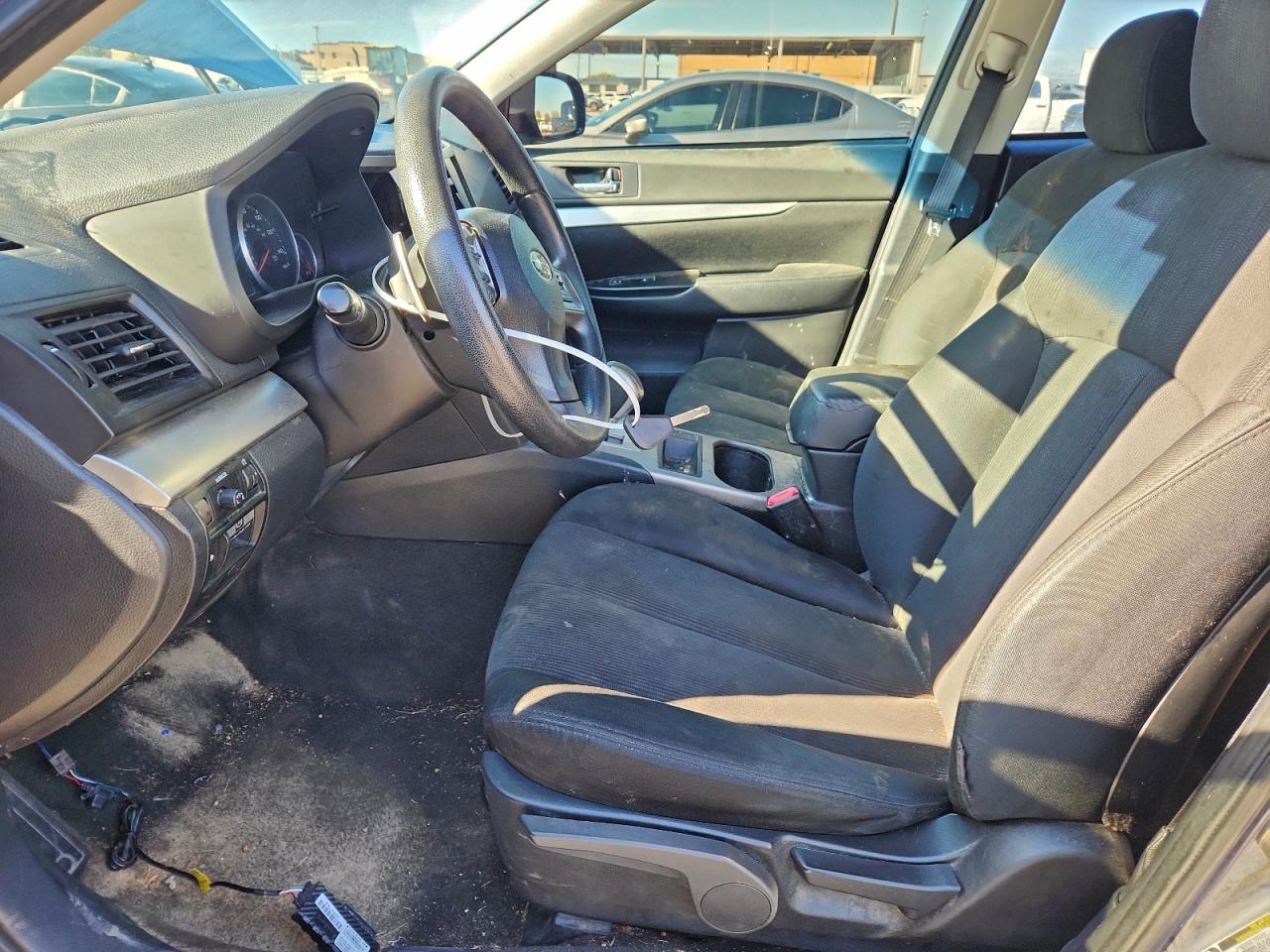 Subaru Outback 2.5i Image 4