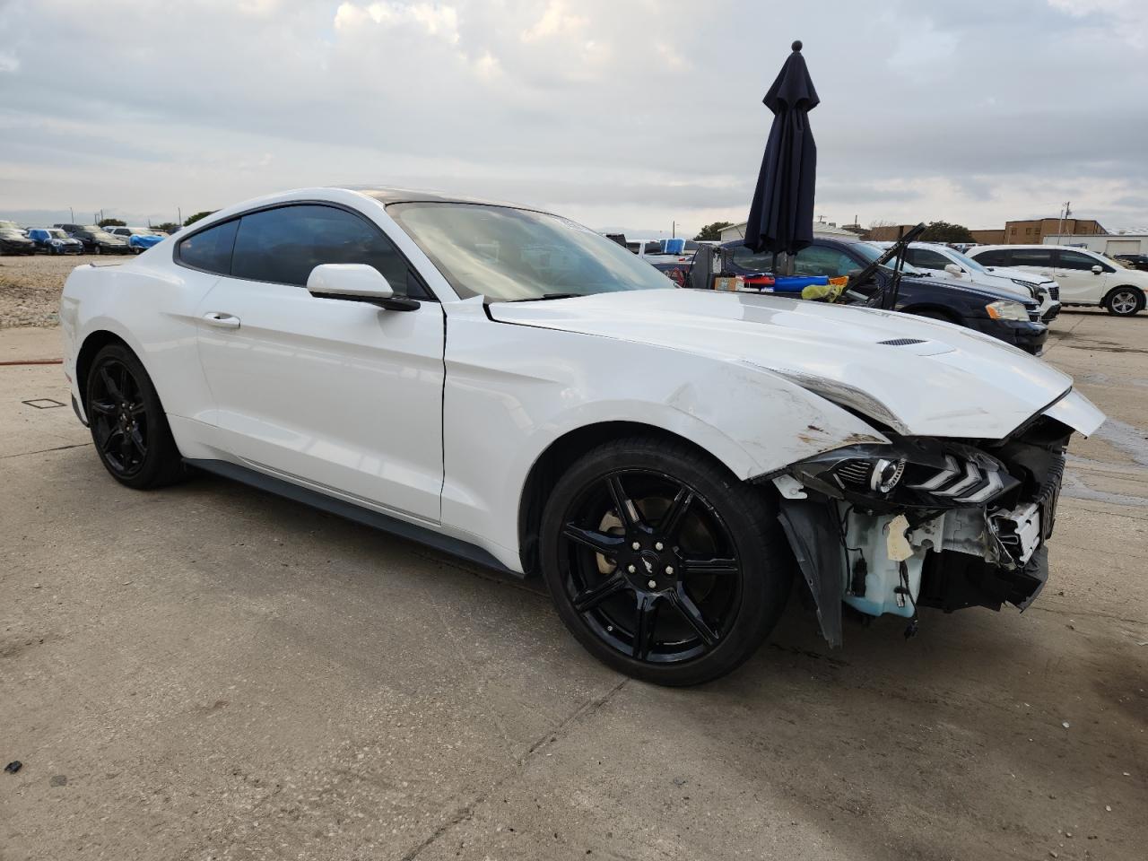 Ford Mustang Image 5