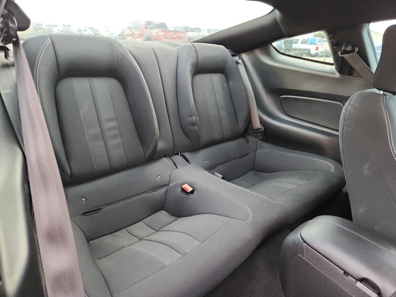 Ford Mustang Image 9