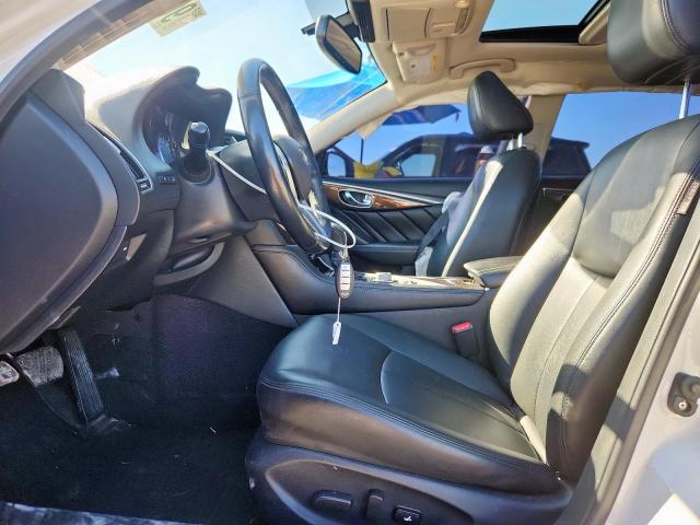 INFINITI Q50 Luxe Image 2