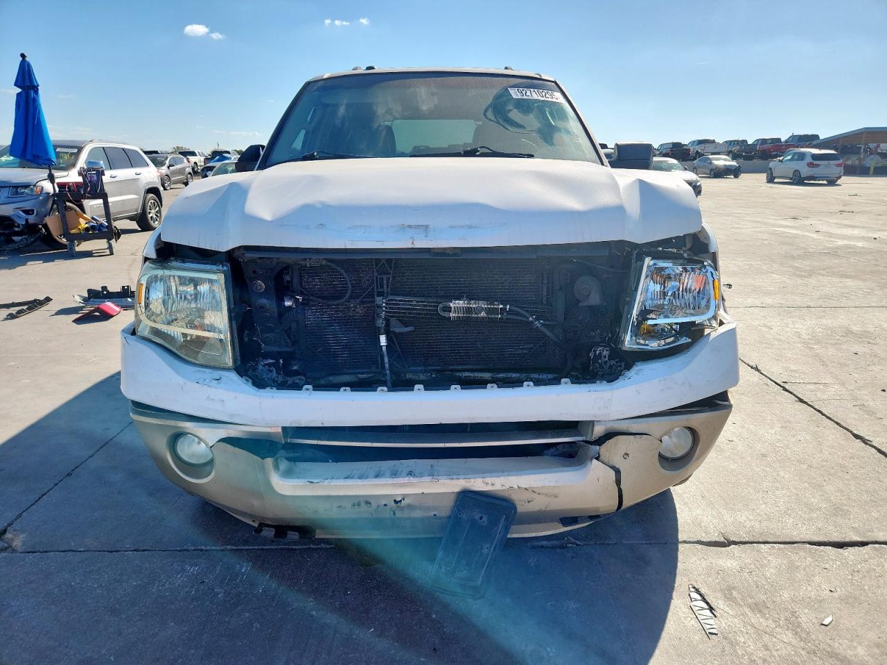 Ford Expedition Xlt Image 2