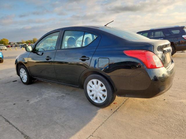 Nissan Versa S Image 6