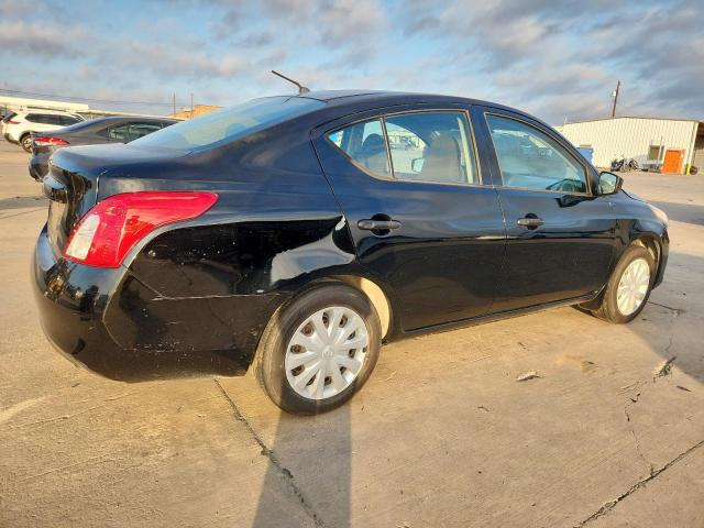 Nissan Versa S Image 8