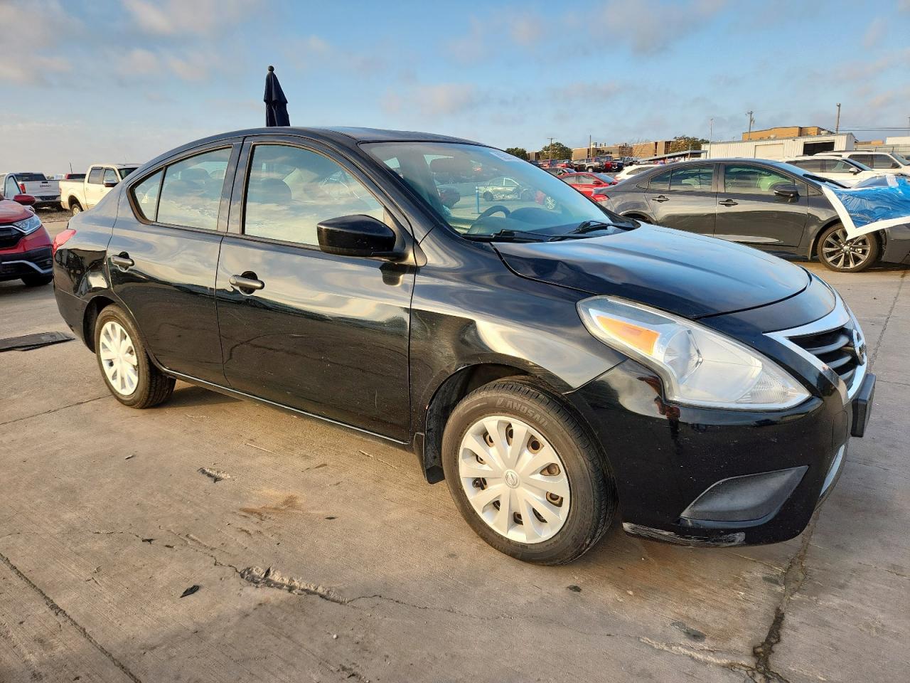 Nissan Versa S Image 2