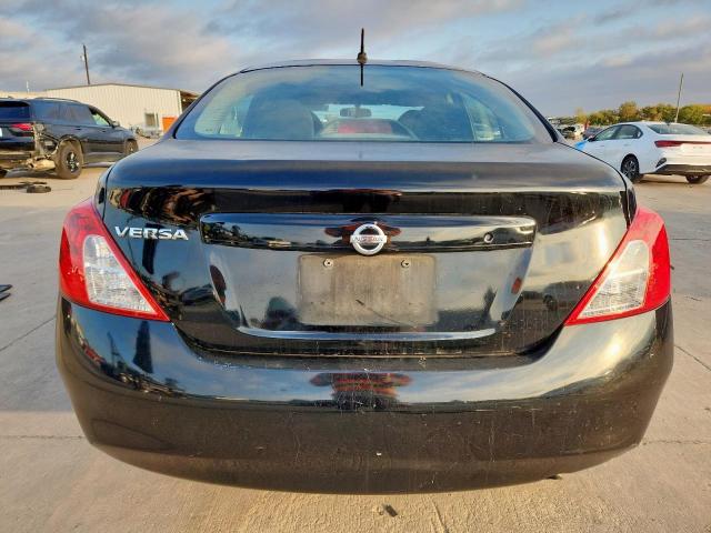 Nissan Versa S Image 10