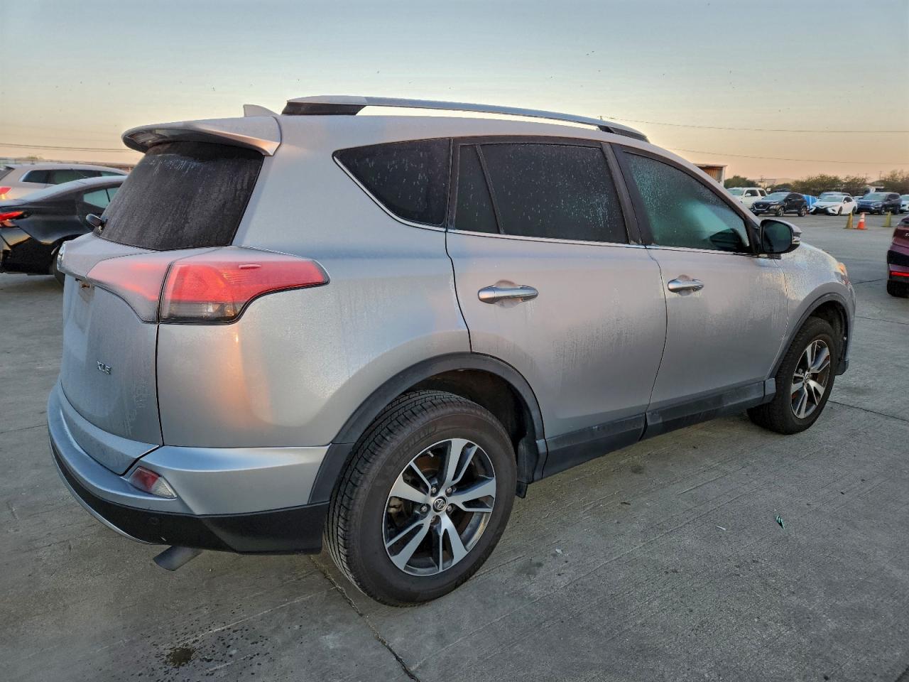 Toyota RAV4 Xle Image 13