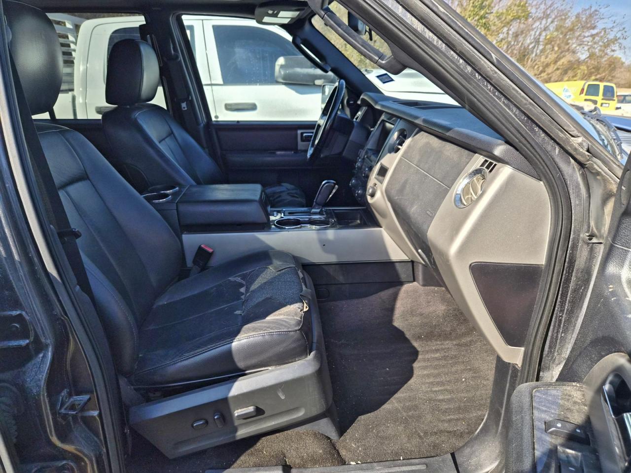Ford Expedition El Limited Image 2