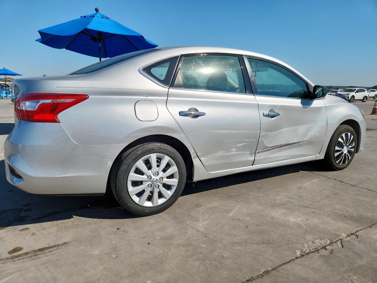 Nissan Sentra S Image 11